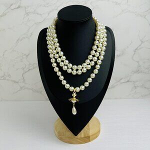 NWT Vivienne Westwood Three Row Pearl Bas Relief Choker in Gold